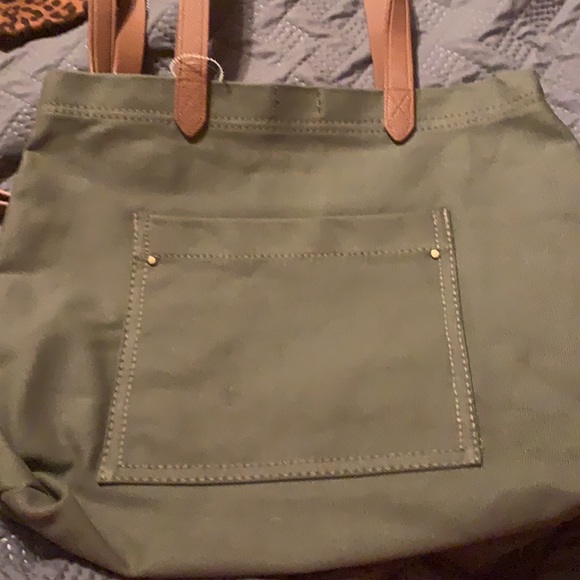 Totes. Please read entirety in listing. - Picture 3 of 5